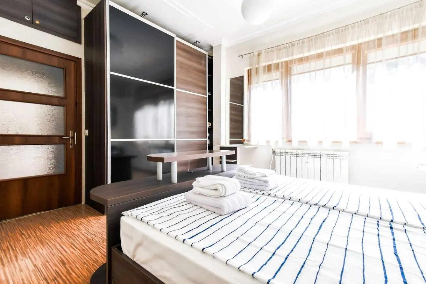 2Bdr Top Location Acs Separate Kitchen ソフィア 0*,  ブルガリア